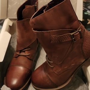 Roan, Brown leather boots, size 8